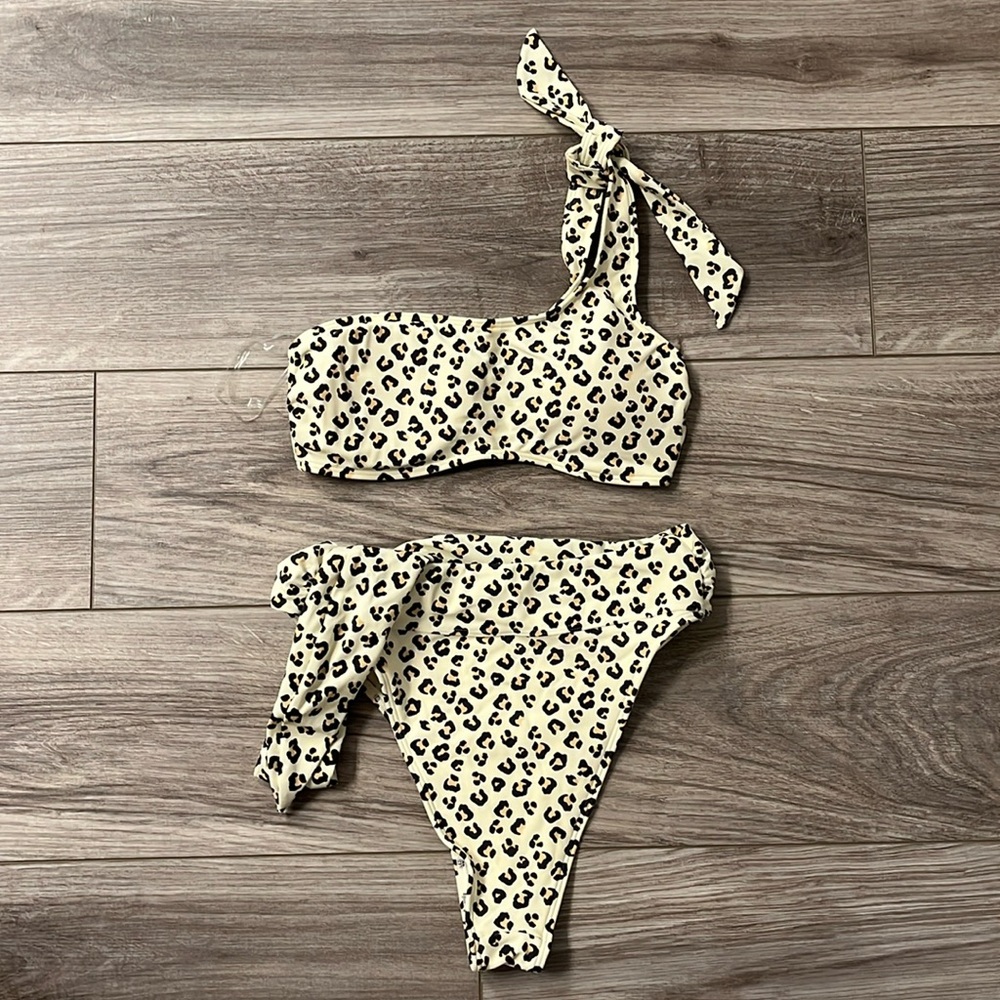 Abercrombie bathing suit